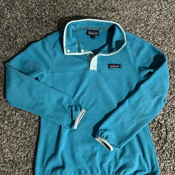 Women’s Blue fleece Patagonia 1/4 button up sweater - Picture 4 of 6
